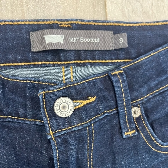 Levi’s 518 Bootcut Jeans - Picture 3 of 6